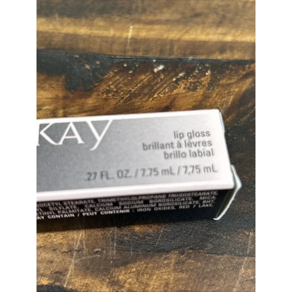 New In Box Mary‎ Kay Lip Gloss Caribbean Coral #025157 Full Size